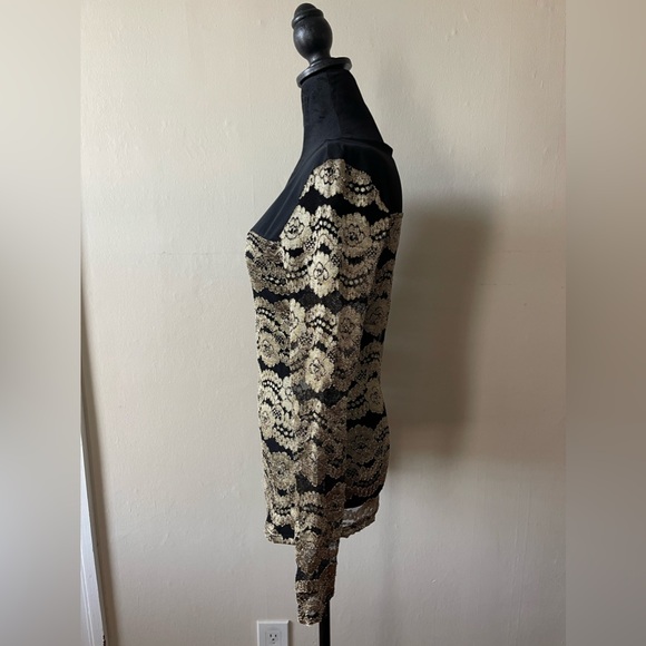 Black/Gold Lace/Mesh Combo top, size med, like new - Picture 3 of 5